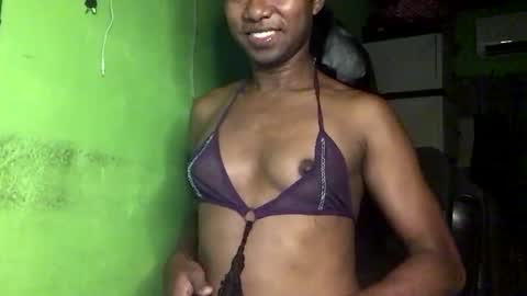 Snapshot of blackasiancockts chatting on 09-12-25, 03:28 Crystal online show from 09-12-25, 03:28