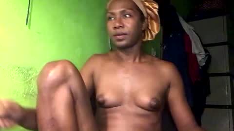 Snapshot of blackasiancockts chatting on 09-28-25, 02:22 Crystal online show from 09-28-25, 02:22