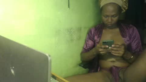 Snapshot of blackasiancockts chatting on 09-29-25, 02:27 Crystal online show from 09-29-25, 02:27