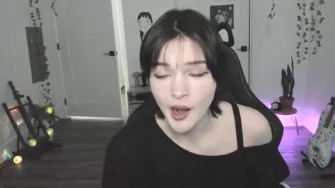 Snapshot of blackberryfizz chatting on 01-09-26, 06:10 Ella online show from 01-09-26, 06:10