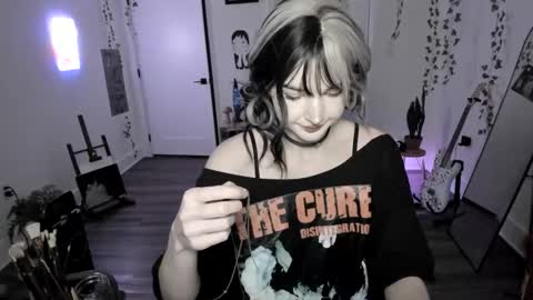 Snapshot of blackberryfizz chatting on 01-18-26, 02:04 Ella online show from 01-18-26, 02:04