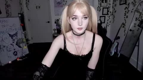 Snapshot of blackberryfizz chatting on 02-15-26, 09:08 Ella online show from 02-15-26, 09:08