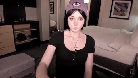 Snapshot of blackberryfizz chatting on 02-26-26, 02:21 Ella online show from 02-26-26, 02:21