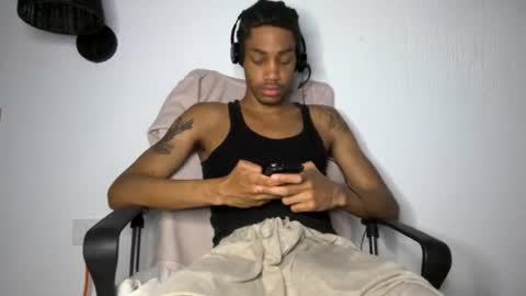 Snapshot of blackbulltitus chatting on 06-12-26, 02:32 BlackBullTitus online show from 06-12-26, 02:32