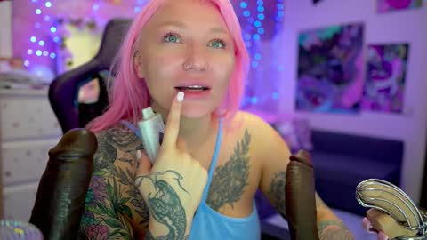 Snapshot of blackedbarbie chatting on 12-02-24, 12:40 Alice online show from 12-02-24, 12:40