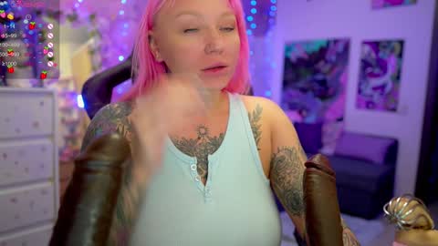 Snapshot of blackedbarbie chatting on 12-22-24, 10:04 Alice online show from 12-22-24, 10:04