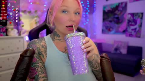 Snapshot of blackedbarbie chatting on 02-05-25, 06:48 Alice online show from 02-05-25, 06:48