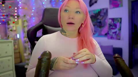 Snapshot of blackedbarbie chatting on 02-19-25, 12:44 Alice online show from 02-19-25, 12:44