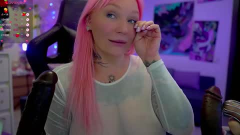 Snapshot of blackedbarbie chatting on 02-25-25, 12:45 Alice online show from 02-25-25, 12:45