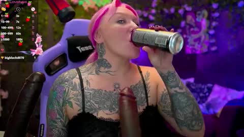 Snapshot of blackedbarbie chatting on 09-27-25, 01:27 Alice online show from 09-27-25, 01:27