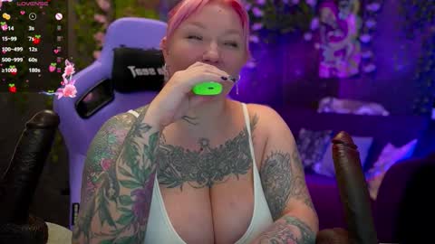 Snapshot of blackedbarbie chatting on 10-09-25, 07:12 Alice online show from 10-09-25, 07:12