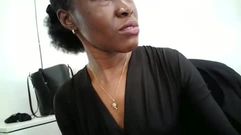 Snapshot of blackfairy01 chatting on 12-23-25, 09:18 blackfairy01 online show from 12-23-25, 09:18