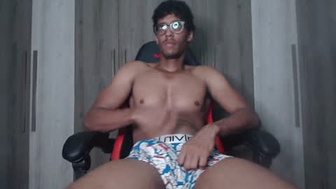 Snapshot of blackguy720 chatting on 12-21-24, 03:03 Blackguy720 online show from 12-21-24, 03:03