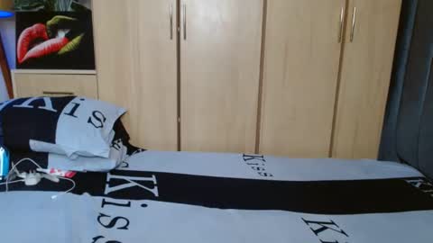 Snapshot of blackmellanin_ chatting on 02-23-25, 06:28 Smiley sylivia online show from 02-23-25, 06:28