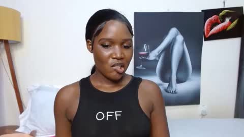 Snapshot of blackmellanin_ chatting on 12-16-25, 07:24 Smiley sylivia online show from 12-16-25, 07:24