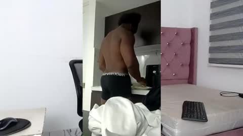 Twtter 1MikeBeckford            Onlyfns beckfordmike online show from 11-08-25, 10:59