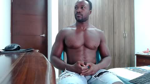 Snapshot of blacknikes chatting on 05-19-26, 08:04 Twtter 1MikeBeckford Onlyfns beckfordmike online show from 05-19-26, 08:04