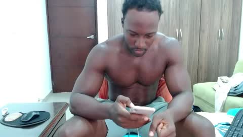Snapshot of blacknikes chatting on 06-08-26, 02:28 Twtter 1MikeBeckford Onlyfns beckfordmike online show from 06-08-26, 02:28
