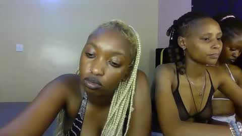 Snapshot of blackqueen2030_ chatting on 05-23-26, 11:25 blackqueen2030 online show from 05-23-26, 11:25