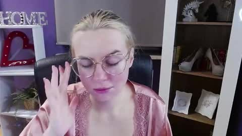 Z O E Y online show from 02-03-26, 05:27