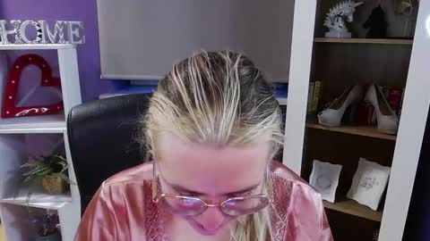 Z O E Y online show from 02-03-26, 06:22