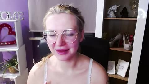 Z O E Y online show from 02-09-26, 05:44