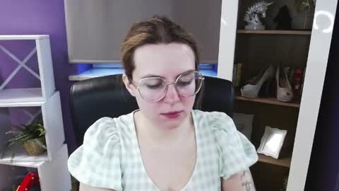 Z O E Y online show from 04-13-26, 04:40