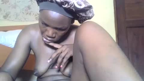 Snapshot of blacksexygal chatting on 03-01-25, 10:55 SARAH online show from 03-01-25, 10:55