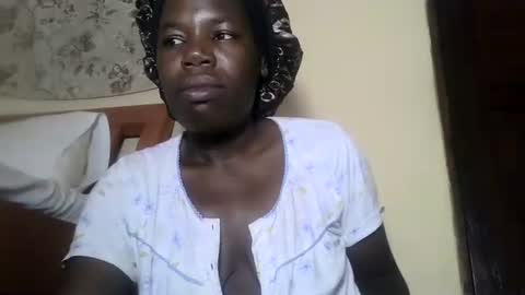 Snapshot of blacksexygal chatting on 03-11-25, 08:42 SARAH online show from 03-11-25, 08:42