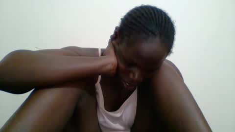 Snapshot of blacksexygal chatting on 09-12-25, 12:55 SARAH online show from 09-12-25, 12:55