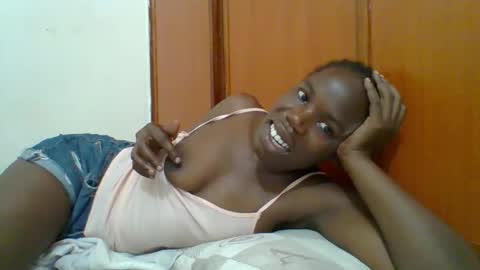Snapshot of blacksexygal chatting on 11-24-25, 07:02 SARAH online show from 11-24-25, 07:02
