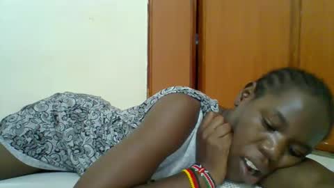 Snapshot of blacksexygal chatting on 11-25-25, 09:37 SARAH online show from 11-25-25, 09:37