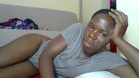 Snapshot of blacksexygal chatting on 05-21-26, 01:45 SARAH online show from 05-21-26, 01:45