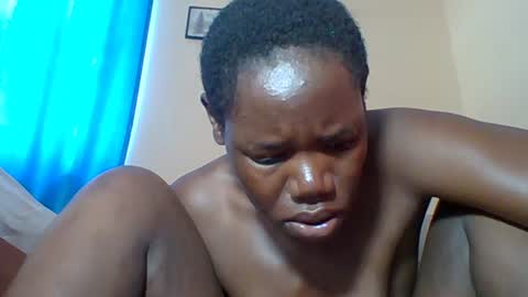 Snapshot of blacksexygal chatting on 06-12-26, 07:18 SARAH online show from 06-12-26, 07:18