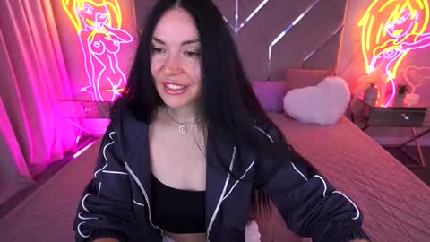 Snapshot of blacksilkqueen chatting on 11-26-25, 02:07 blacksilkqueen online show from 11-26-25, 02:07