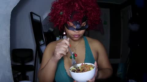 Queen Siren online show from 12-14-24, 04:12