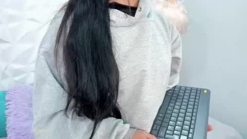 Snapshot of blair_harrison chatting on 09-17-25, 11:56 Blair online show from 09-17-25, 11:56