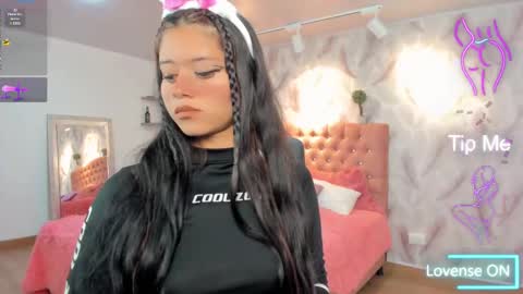 Snapshot of blair_harrison chatting on 10-08-25, 11:52 Blair online show from 10-08-25, 11:52