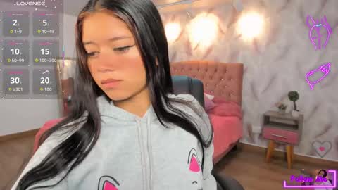 Snapshot of blair_harrison chatting on 10-10-25, 11:42 Blair online show from 10-10-25, 11:42