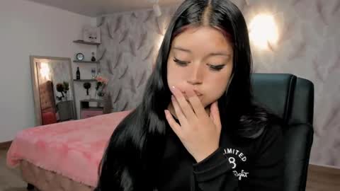 Snapshot of blair_harrison chatting on 10-27-25, 11:47 Blair online show from 10-27-25, 11:47