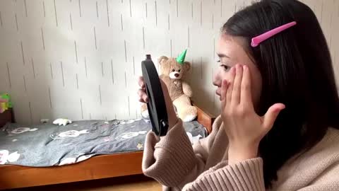 Mila online show from 04-10-26, 09:14