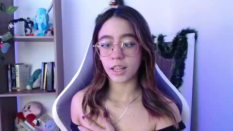 Snapshot of blairvicent chatting on 12-19-24, 12:12   online show from 12-19-24, 12:12