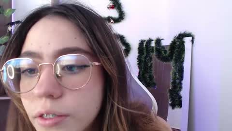 Snapshot of blairvicent chatting on 12-22-24, 01:11   online show from 12-22-24, 01:11