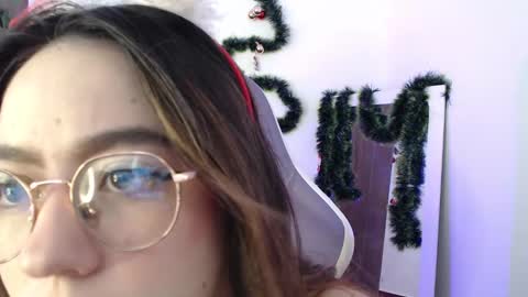 Snapshot of blairvicent chatting on 12-24-24, 12:00   online show from 12-24-24, 12:00
