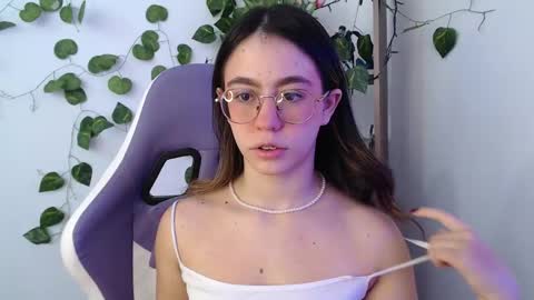 Snapshot of blairvicent chatting on 02-19-25, 01:06   online show from 02-19-25, 01:06