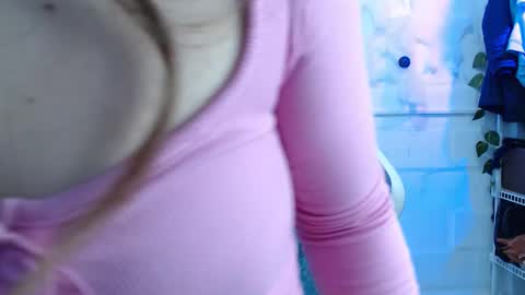 Snapshot of blairvicent chatting on 10-17-25, 01:57   online show from 10-17-25, 01:57