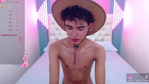 Snapshot of blake_mils chatting on 09-23-25, 08:56 I AM BLAKE online show from 09-23-25, 08:56