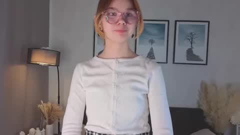 Eliza online show from 10-19-25, 10:05