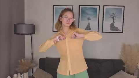 Eliza online show from 10-22-25, 10:04