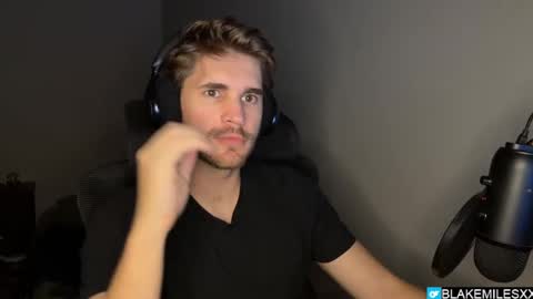 Snapshot of blakemiles2 chatting on 09-22-25, 03:08 Blake Miles online show from 09-22-25, 03:08